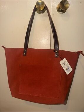 NWT Portland Leather Large Zippered Cinnabar Tote